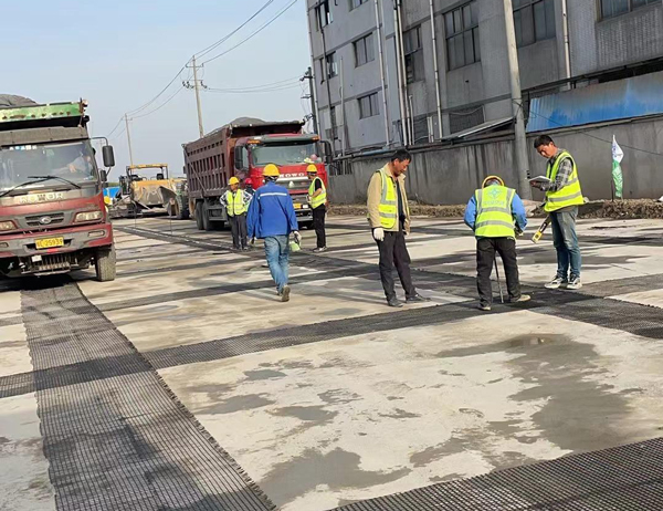 资中老材料的新故事：玻璃纤维土工格栅如何在‘白改黑’浪潮中重获新生？